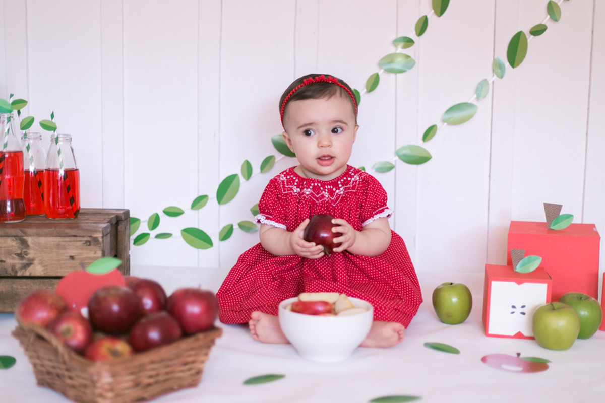 Luiza e as maçãs – Smash the Fruit