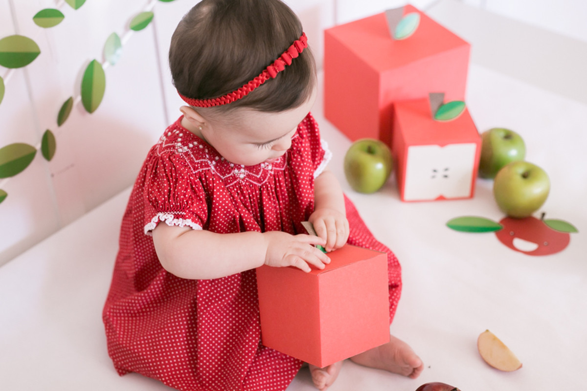 Luiza e as maçãs – Smash the Fruit