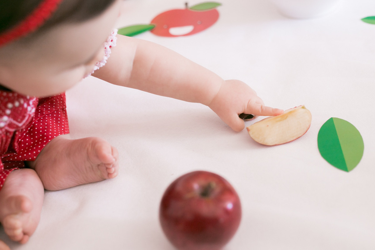 Luiza e as maçãs – Smash the Fruit