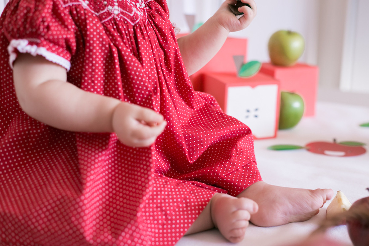 Luiza e as maçãs – Smash the Fruit