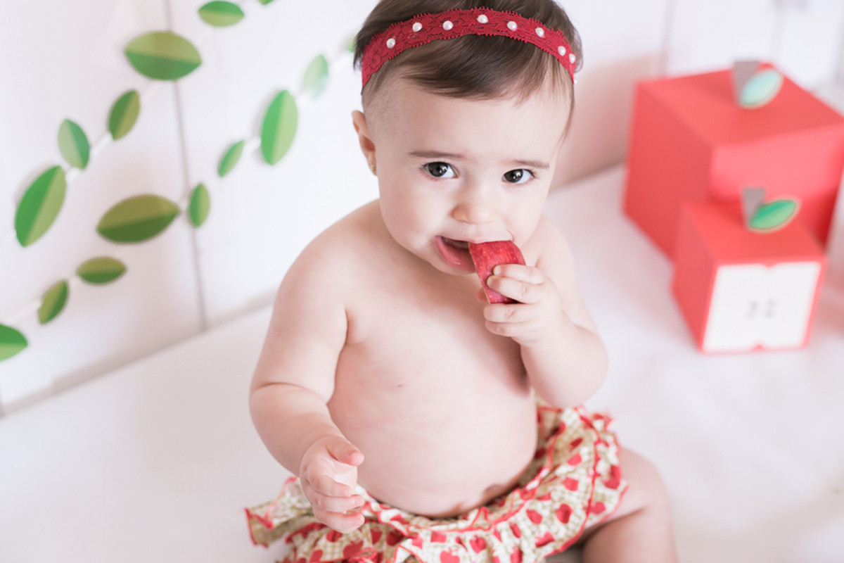 Luiza e as maçãs – Smash the Fruit