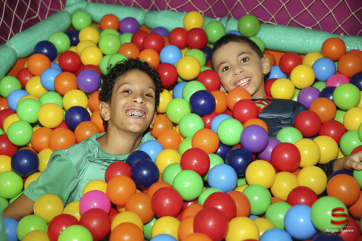 fotografia-fotografo-fotos-cuiaba-mt-sergio-soares-aniversario-marvel-dc-liga-da-justica-batman-homem-aranha-super-homem-flash-vingadores-aniversario-enzo-alpha-kids