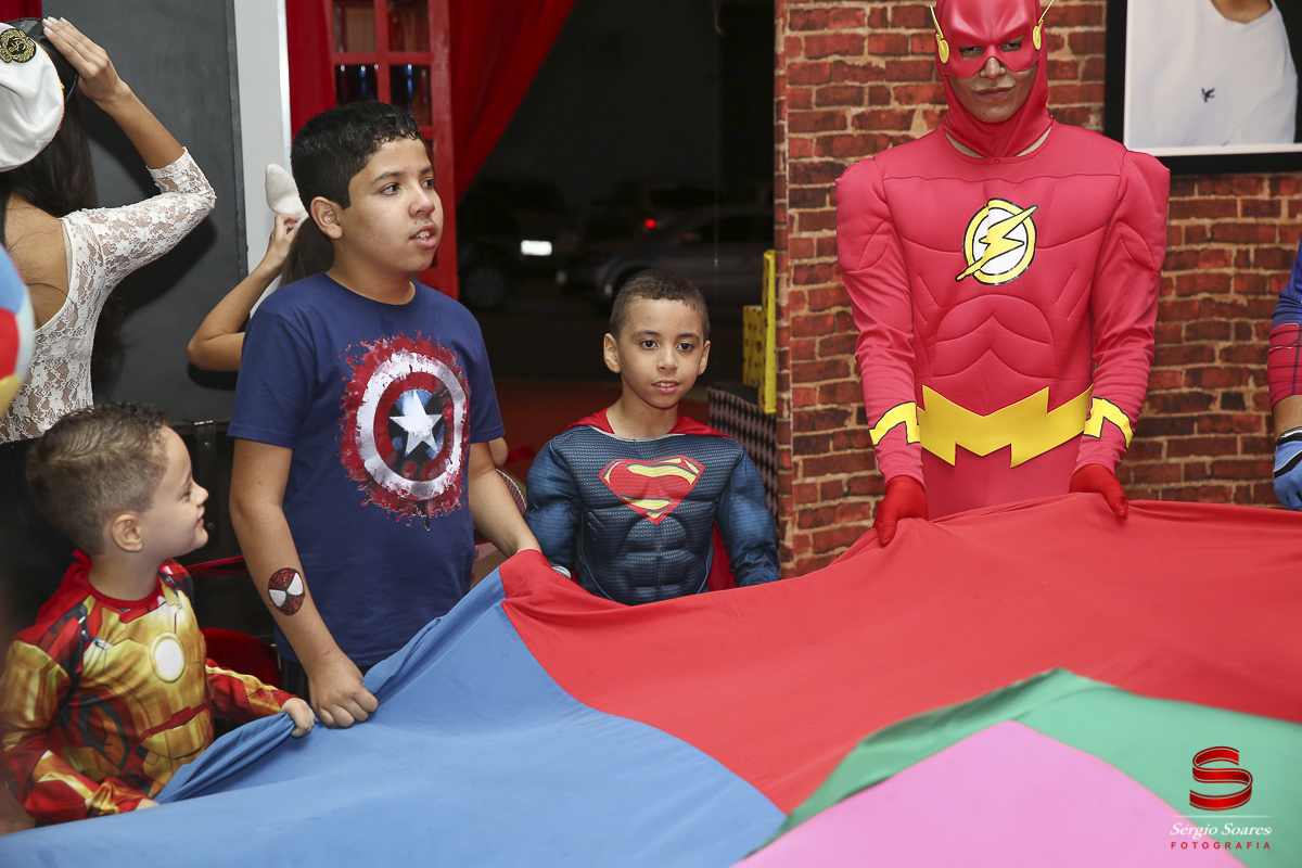 fotografia-fotografo-fotos-cuiaba-mt-sergio-soares-aniversario-marvel-dc-liga-da-justica-batman-homem-aranha-super-homem-flash-vingadores-aniversario-enzo-alpha-kids