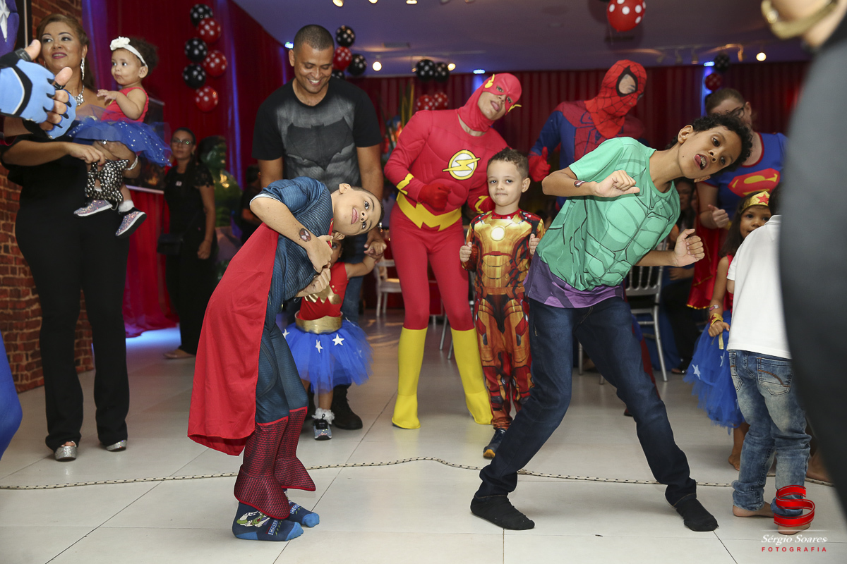 fotografia-fotografo-fotos-cuiaba-mt-sergio-soares-aniversario-marvel-dc-liga-da-justica-batman-homem-aranha-super-homem-flash-vingadores-aniversario-enzo-alpha-kids