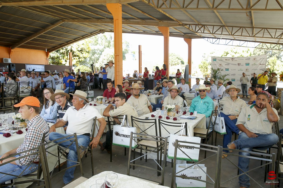 fotografo-fotografia-cuiaba-sergio-soares-eventos-leilao-mato-grosso-brasil-visionarios-gado-la-aurora-genetica