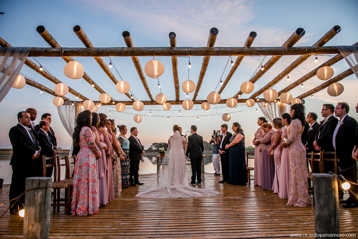 casamento ao por do sol realizado na quinta do sardao em guararapes