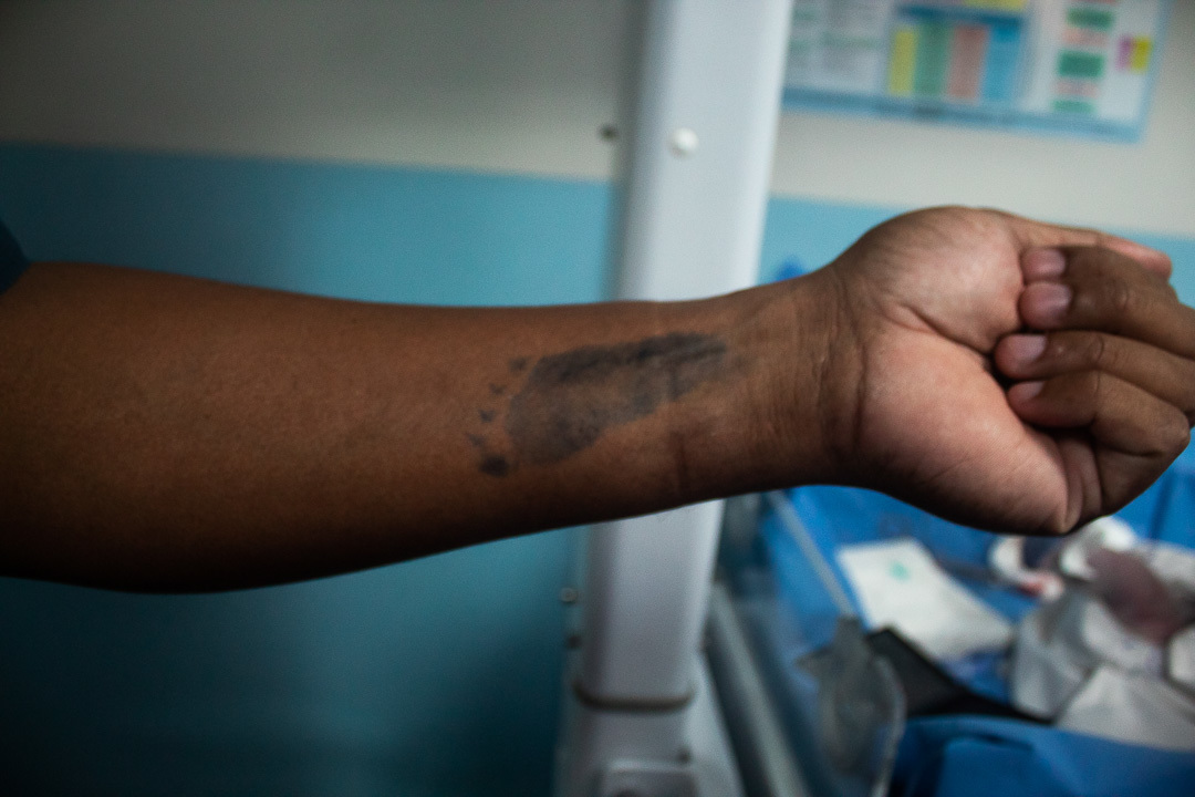 omingoslourenço-gestante - ensaio de studiofotografia de parto-nascimento-rn-alieitamento de gestante - parto cesária- parto humanizado- parto normal-doula- bebê-papinha