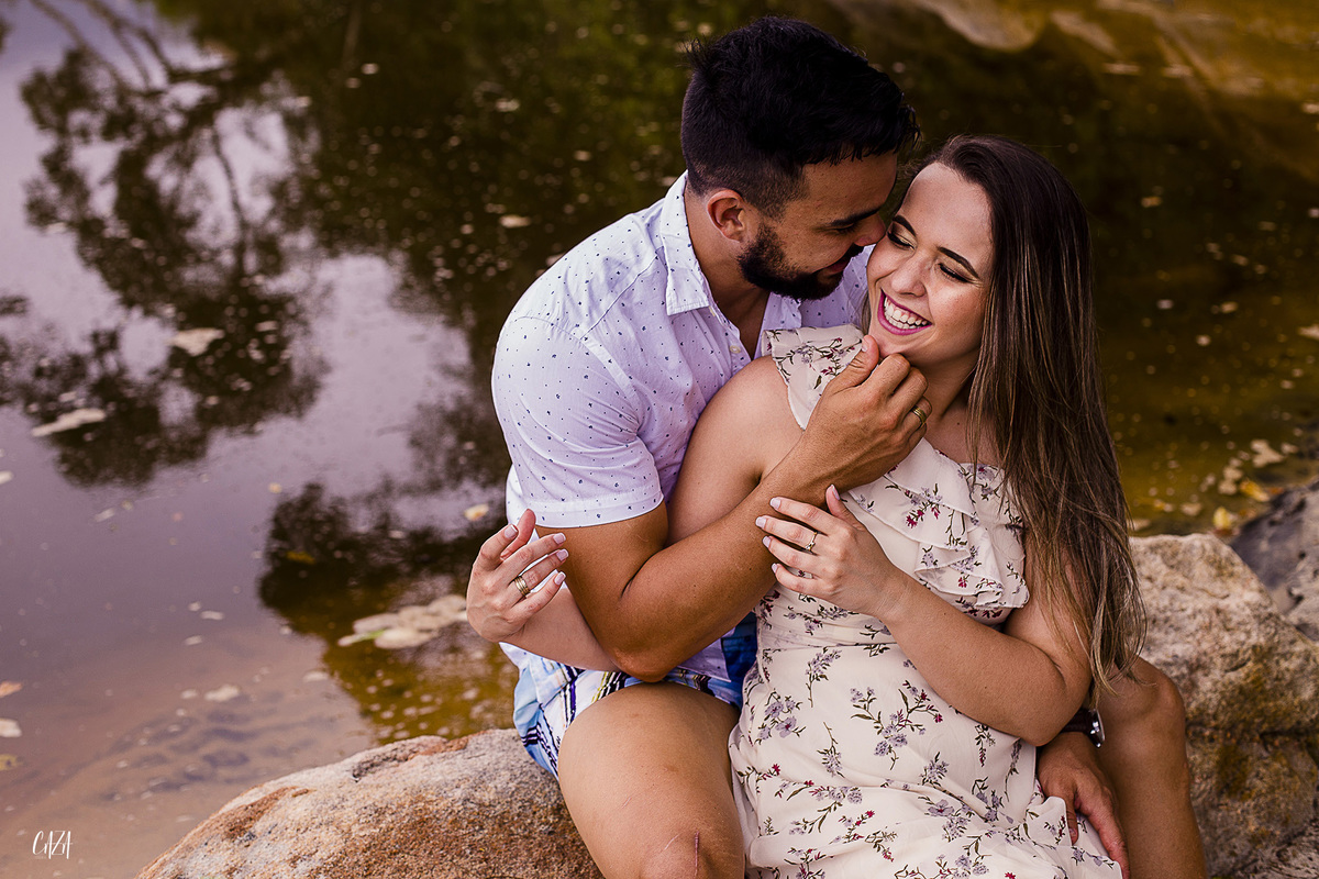 Fotografia ensaio pré casamento noivo e noiva praia Cocanha litoral norte Caraguatatuba