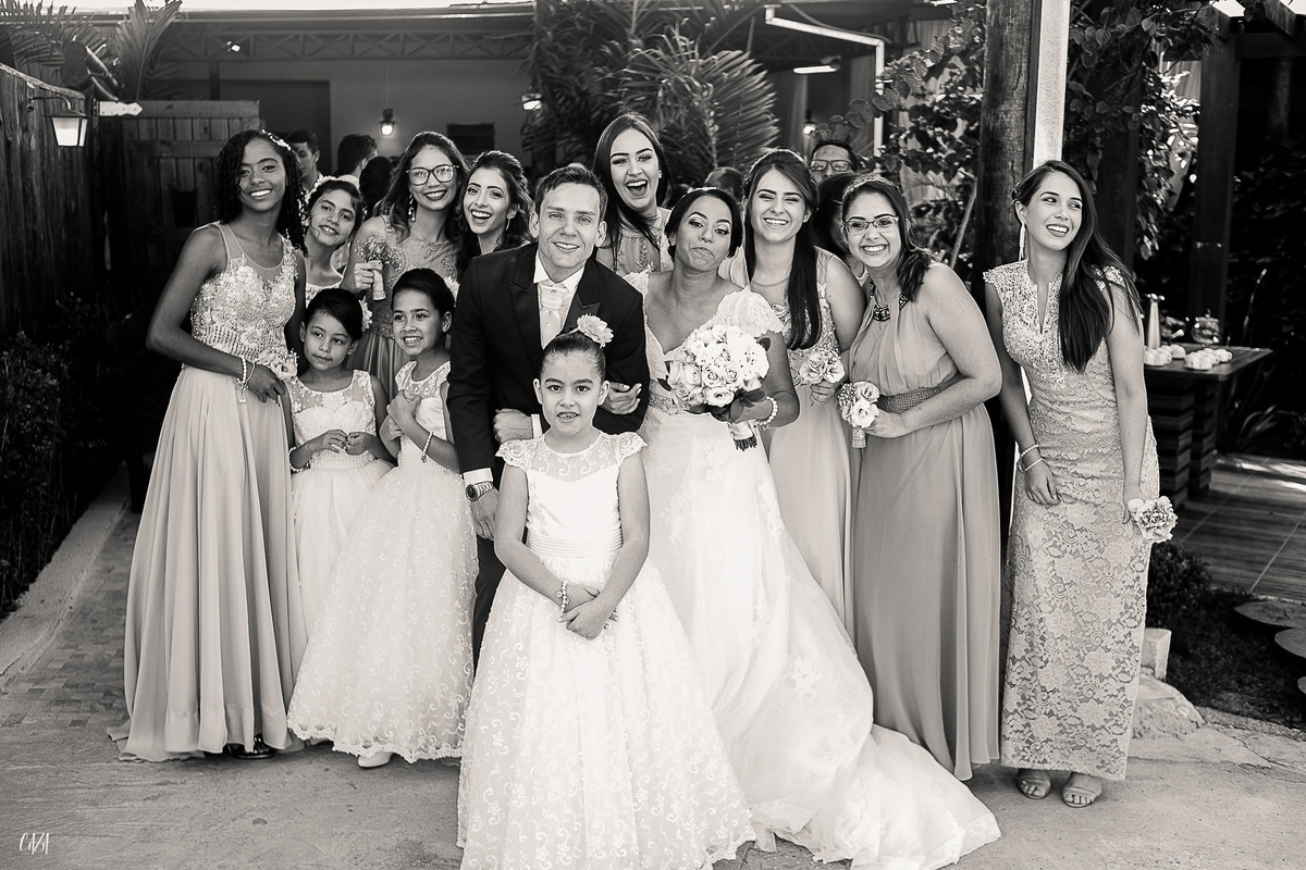 Fotografia de casamento cerimônia noivo e noiva com madrinhas