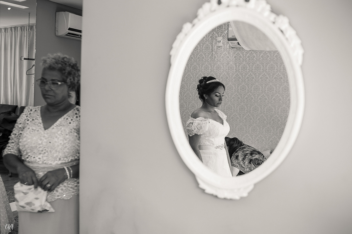 Fotografia de casamento dia da noiva mãe e filha