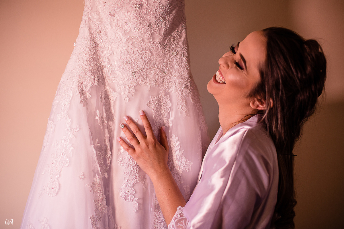 Fotografia casamento dia da noiva maquiagem e vestido