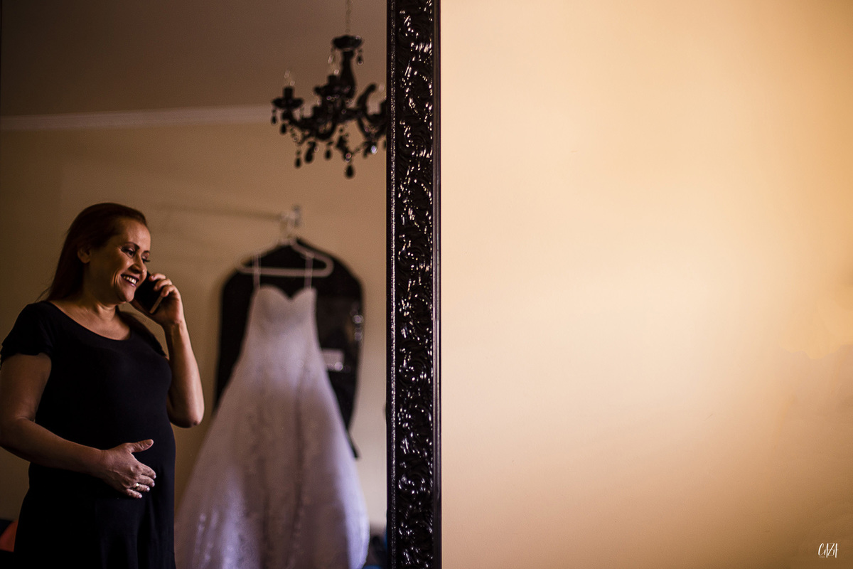 Fotografia casamento dia da noiva mãe e filha e vestido