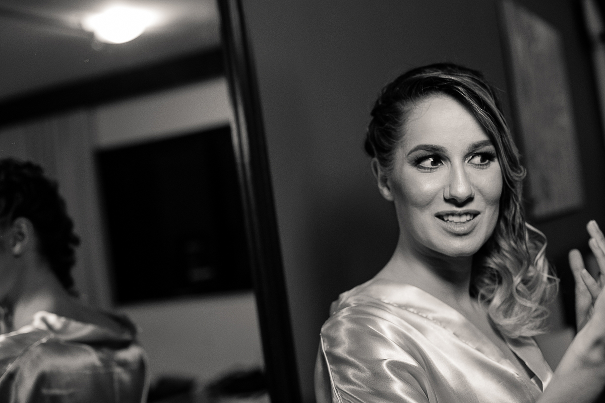 Fotografia de casamento dia da noiva maquiagem preto e branco