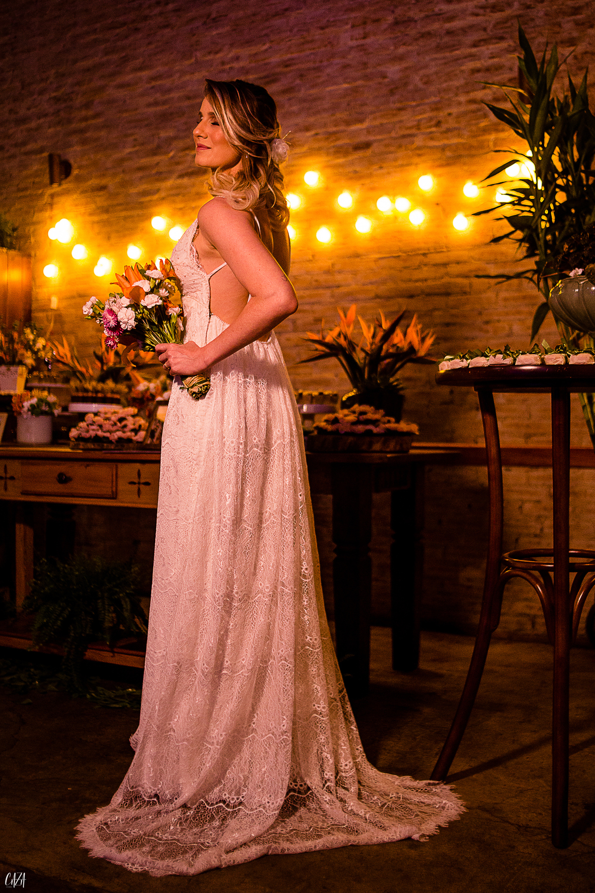 Fotografia casamento recepção  noiva bouquet e vestido