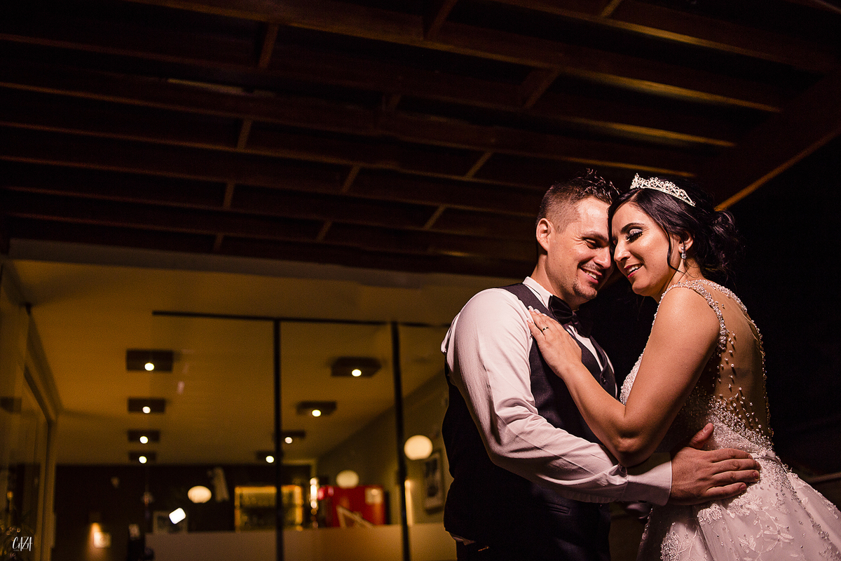 Fotografia de casamento recepção  noivo e noiva restaurante familia gaúcha sjc
