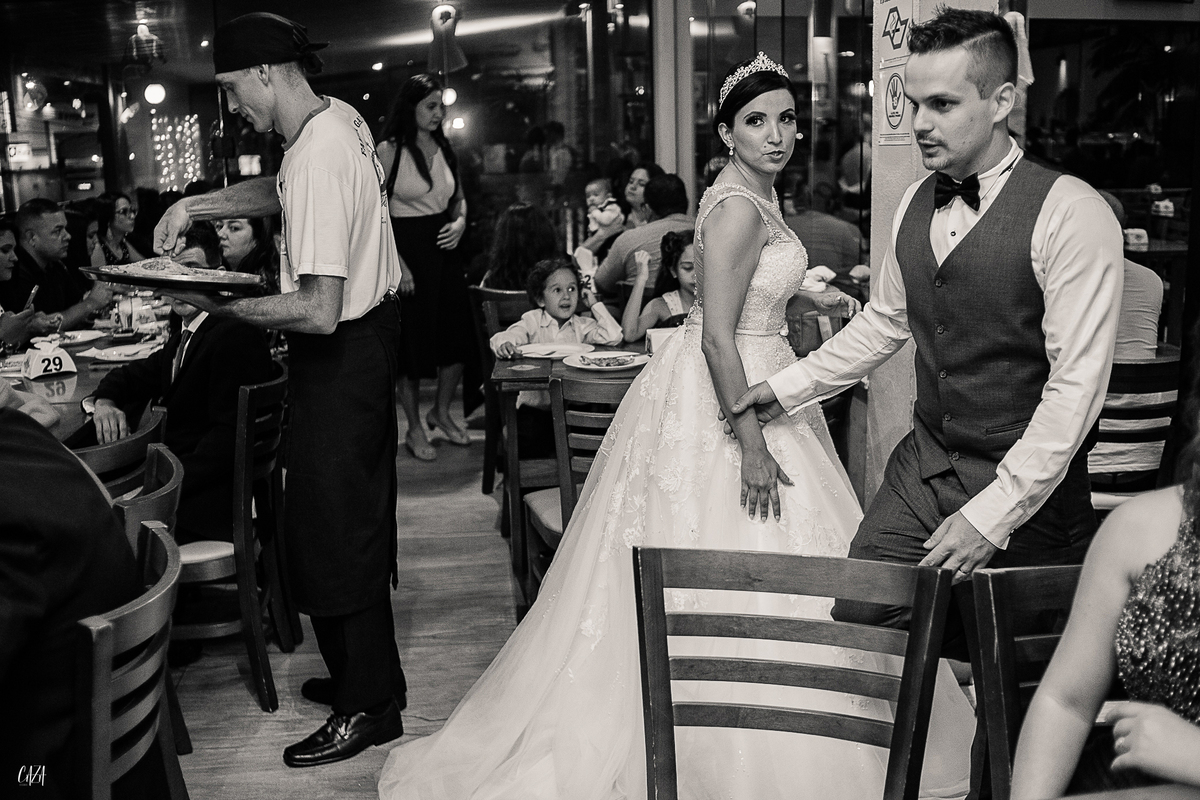 Fotografia de casamento recepção  noivo e noiva restaurante familia gaúcha