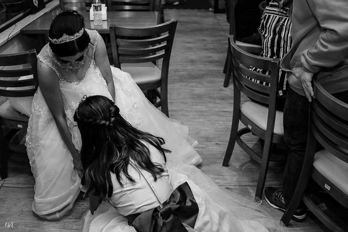 Fotografia de casamento recepção  noiva e filha dama de honra restaurante familia gaúcha