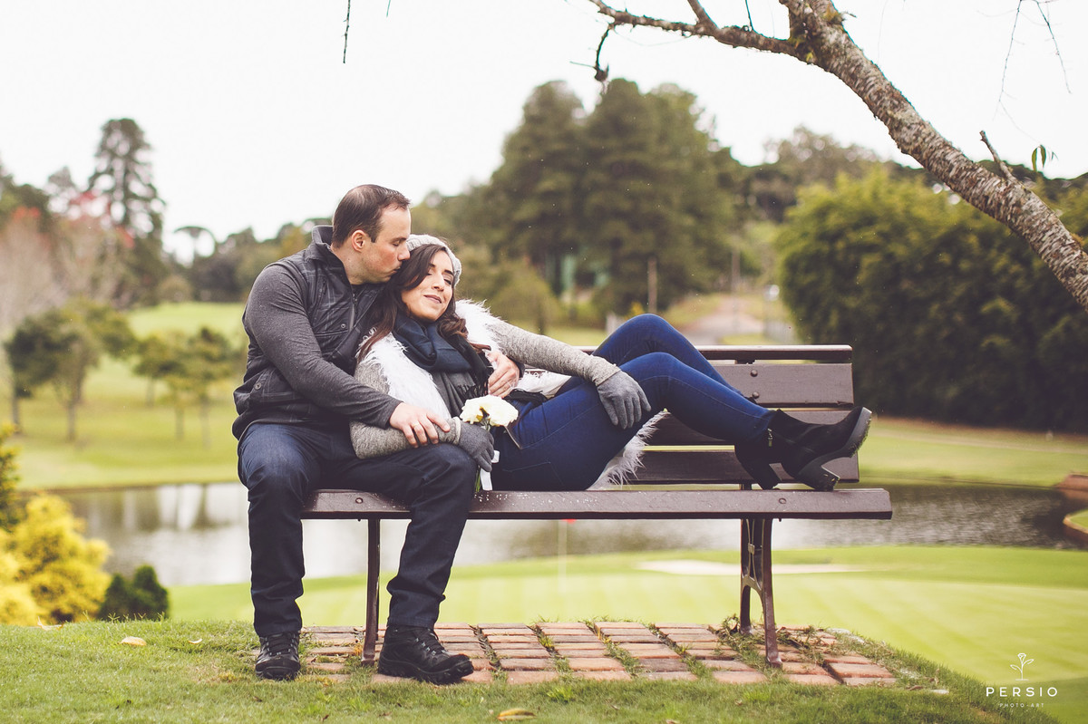 ensaio pre wedding de casal clube curitibanos sede golfe em curitiba parana por raphaela persio fotografa de casamentos e ensaios casal apaixonado