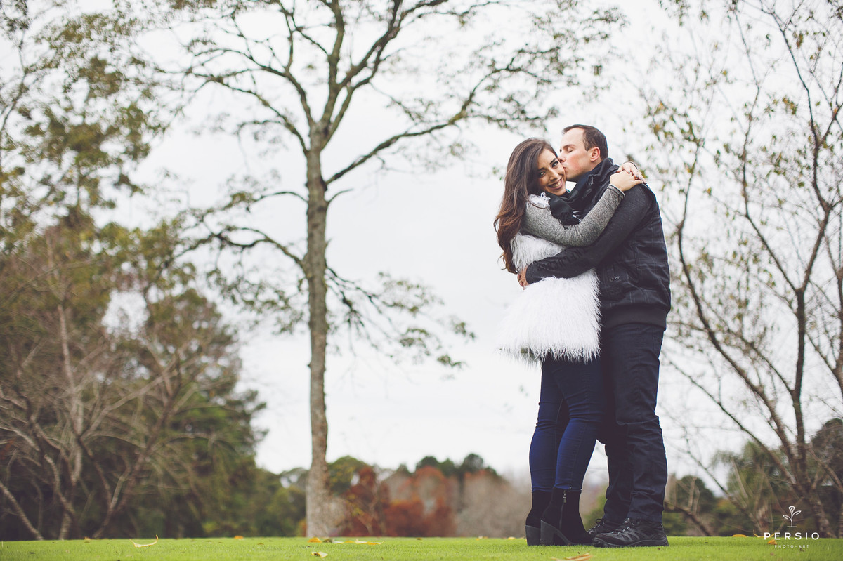 ensaio pre wedding de casal clube curitibanos sede golfe em curitiba parana por raphaela persio fotografa de casamentos e ensaios casal apaixonado