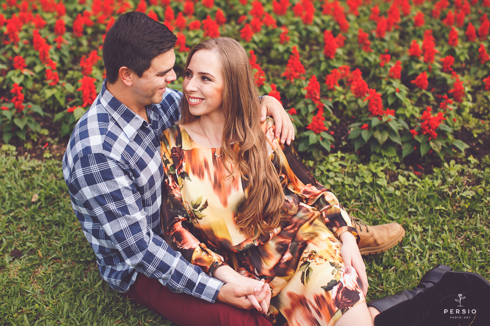 ensaio pre wedding de casal no memorial ucraniano em curitiba parana por raphaela persio fotografa de casamentos e ensaios de casal