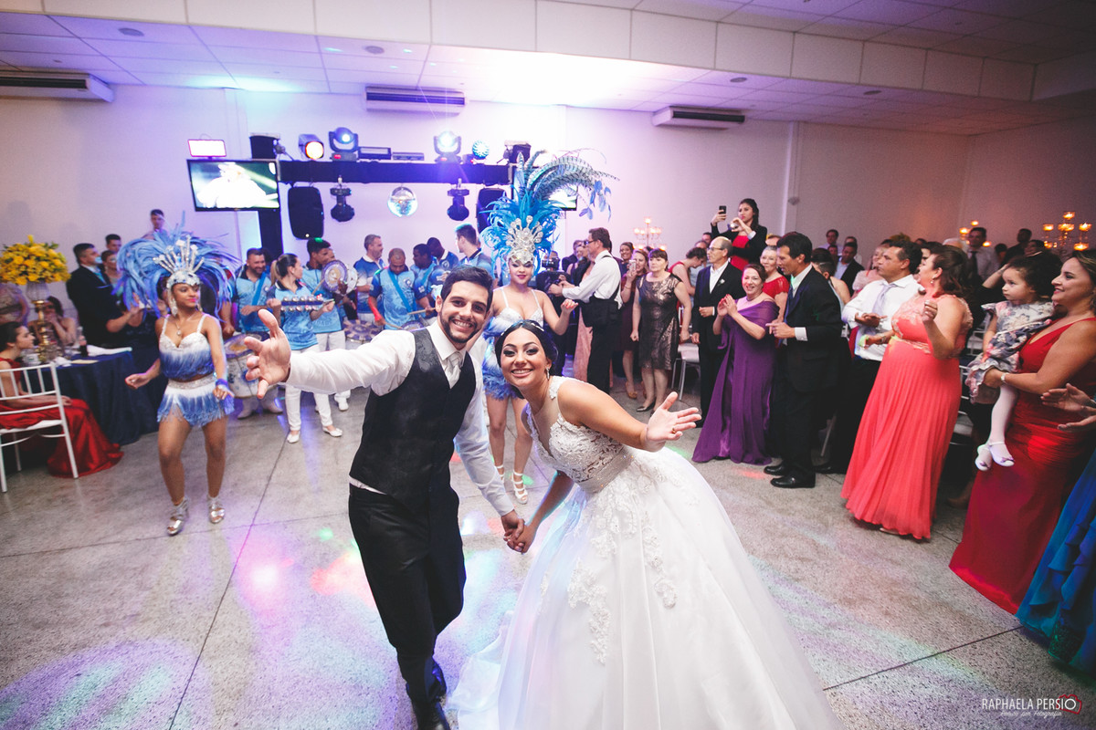 casamento calu recepcoes, casamento catedral sao jose dos pinhais, noiva maison valentina, melhor fotografo de curitiba, mocidade azul casamento, escola de samba casamento curitiba