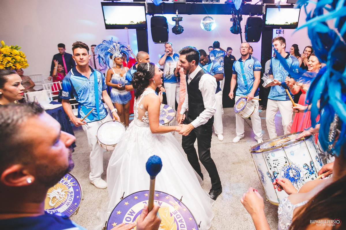 casamento calu recepcoes, casamento catedral sao jose dos pinhais, noiva maison valentina, melhor fotografo de curitiba, mocidade azul casamento, escola de samba casamento curitiba