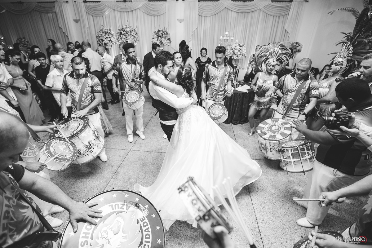 casamento calu recepcoes, casamento catedral sao jose dos pinhais, noiva maison valentina, melhor fotografo de curitiba, mocidade azul casamento, escola de samba casamento curitiba