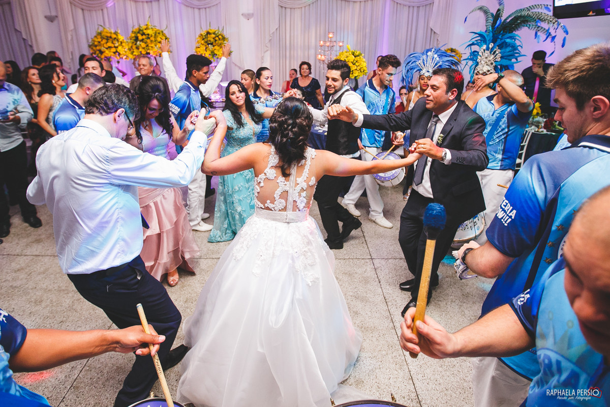 casamento calu recepcoes, casamento catedral sao jose dos pinhais, noiva maison valentina, melhor fotografo de curitiba, mocidade azul casamento, escola de samba casamento curitiba