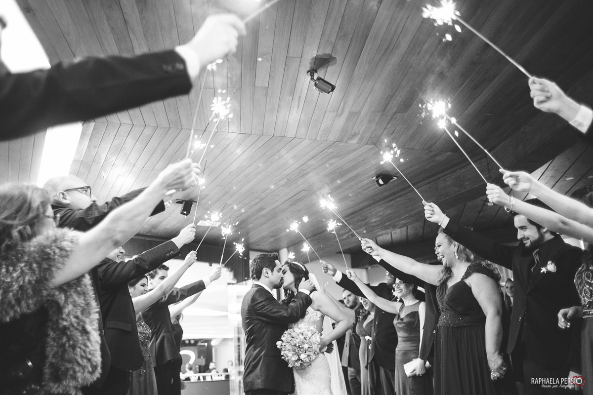 Meire e Rafael, Vestido noiva Maison Valentina, Cerimonial Simoni Rodrigues, casamento salao rosa clube curitibano, raphaela persio, melhor fotografo curitiba, verani sordi, dj junior sapula, sparkles