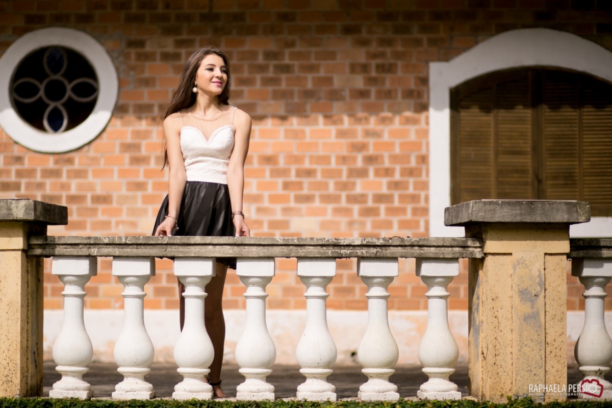 ensaio de 15 anos debutante linda com cavalo no haras fortaleza em são jose dos pinhais pela fotografa raphaela persio
