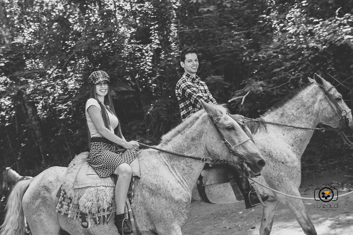 Fotos tiradas por Lu Galdi Fotografia , pré wedding , casal Adna e Kleber , na cidade de Aguas de são Pedro/SP