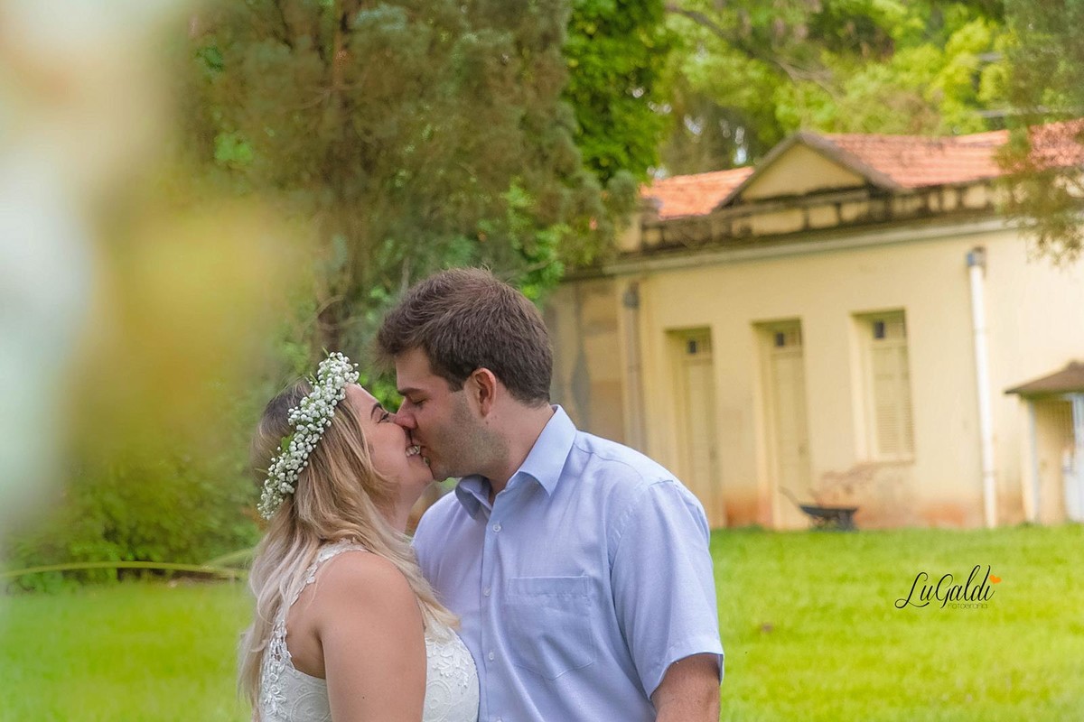 Fotos tiradas por Lu Galdi Fotografia , na cidade de Piracicaba /SP , em  pré wedding do casal Michelli e Lucius , na Esalq , Escola Superior de Agricultura Luiz de Queiroz da Universidade de São Paulo