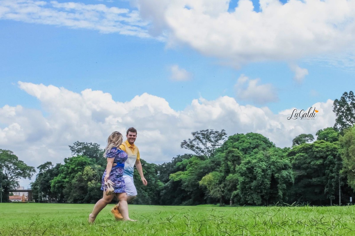 Fotos tiradas por Lu Galdi Fotografia , na cidade de Piracicaba /SP , em  pré wedding do casal Michelli e Lucius , na Esalq , Escola Superior de Agricultura Luiz de Queiroz da Universidade de São Paulo