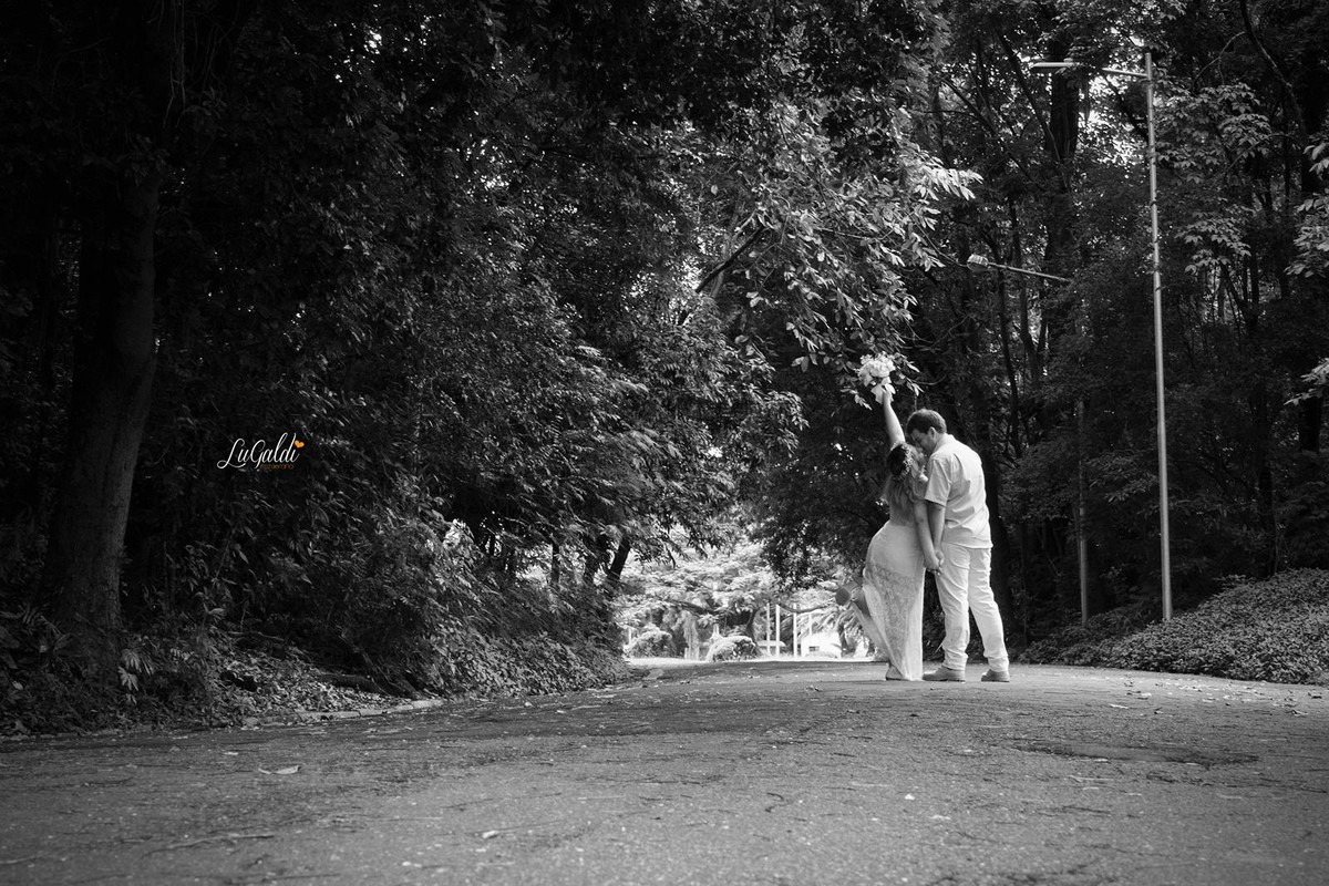 Fotos tiradas por Lu Galdi Fotografia , na cidade de Piracicaba /SP , em  pré wedding do casal Michelli e Lucius , na Esalq , Escola Superior de Agricultura Luiz de Queiroz da Universidade de São Paulo