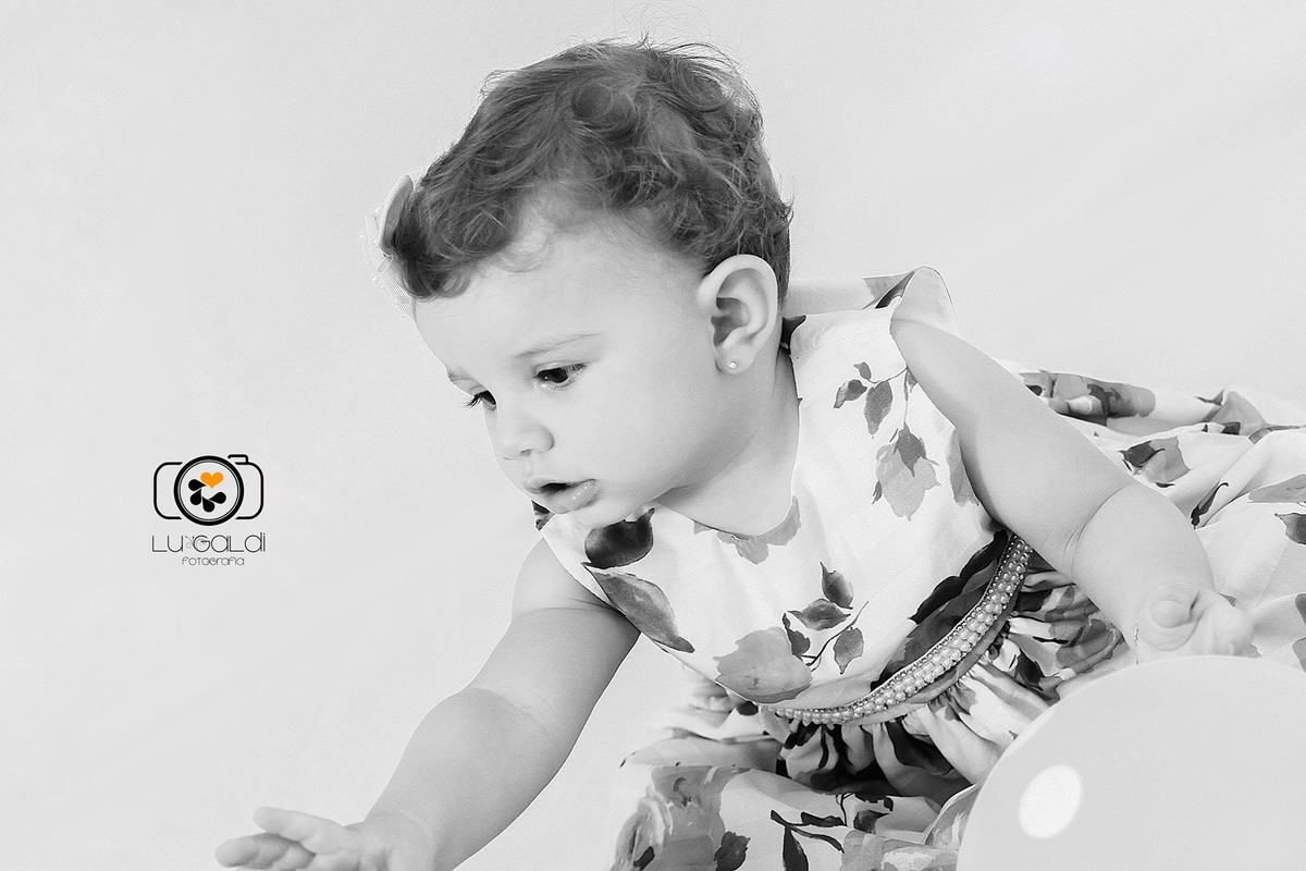 Fotos tiradas por Lu Galdi Fotografia , na cidade de Piracicaba , registrando o Smash The Cake da pequena Thaína !