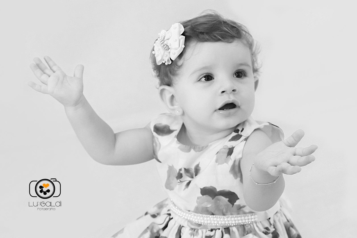 Fotos tiradas por Lu Galdi Fotografia , na cidade de Piracicaba , registrando o Smash The Cake da pequena Thaína !