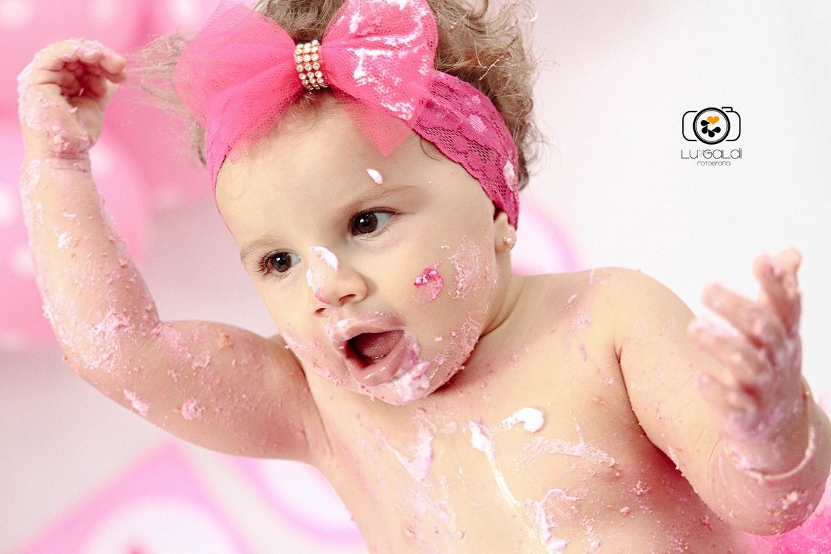 Fotos tiradas por Lu Galdi Fotografia , na cidade de Piracicaba , registrando o Smash The Cake da pequena Thaína !