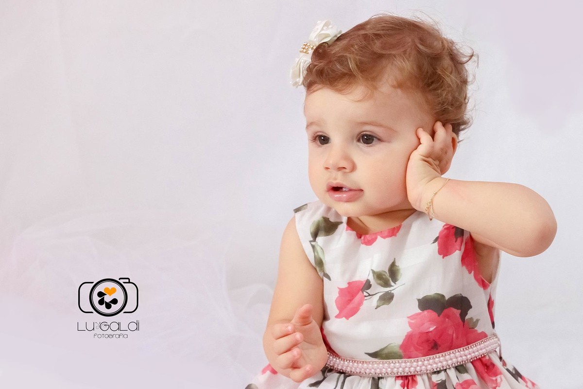 Fotos tiradas por Lu Galdi Fotografia , na cidade de Piracicaba , registrando o Smash The Cake da pequena Thaína !