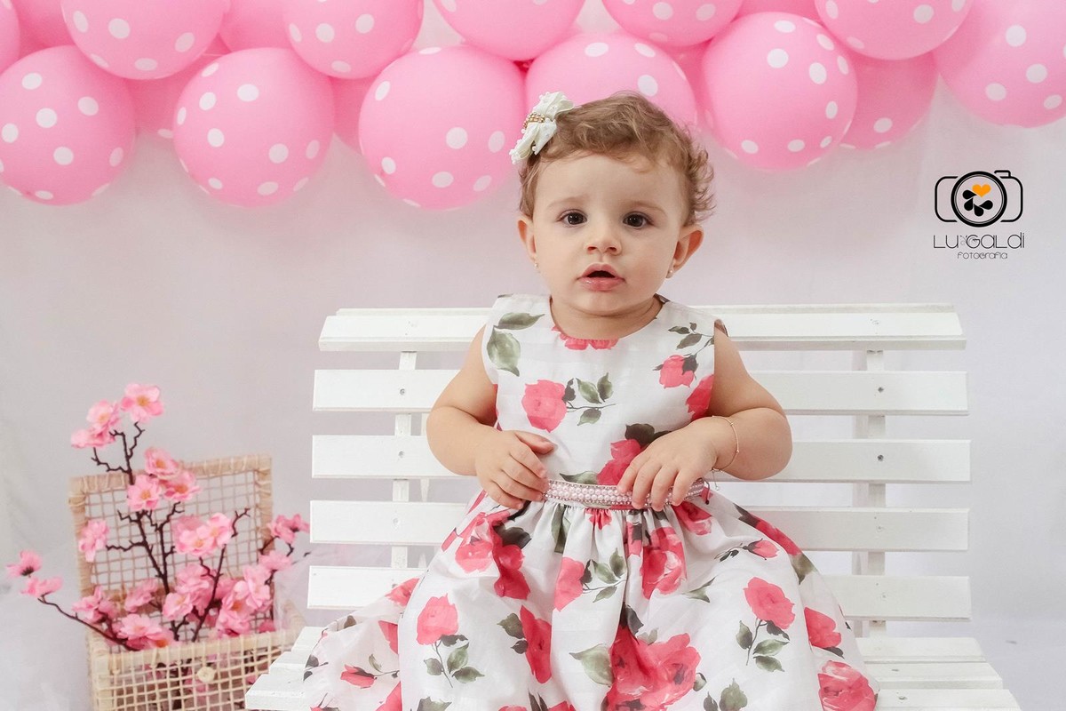 Fotos tiradas por Lu Galdi Fotografia , na cidade de Piracicaba , registrando o Smash The Cake da pequena Thaína !