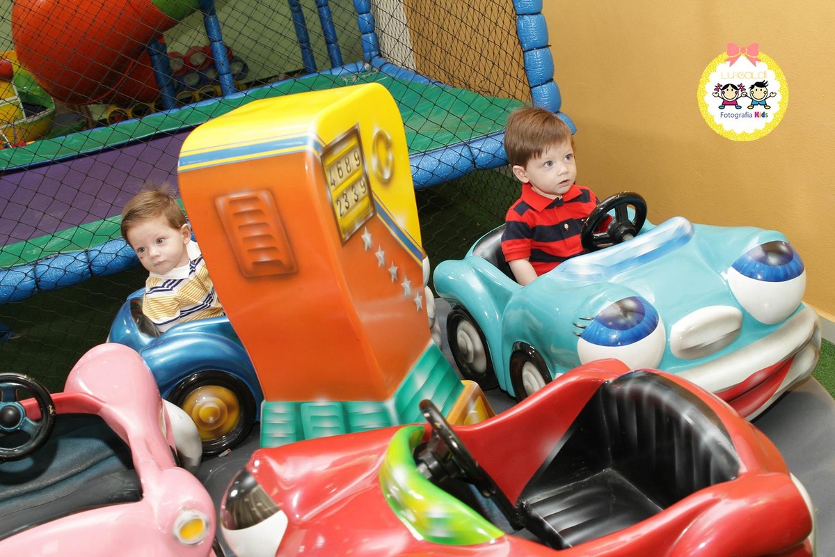 Fotos tiradas por Lu Galdi Fotografia , na cidade de Piracicaba , em Aniversario de Primeiro Aninho de Gustavo e Rafael !