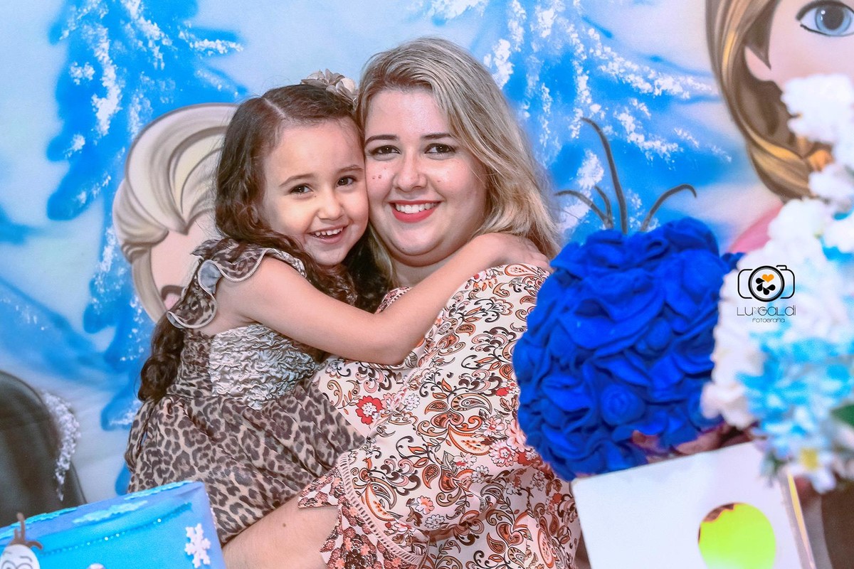 Foto tirada por Lu Galdi Fotografia , na cidade de Piracicaba/SP , registrando Aniversario Infantil da Monique Gabrielly , tema Frozen .