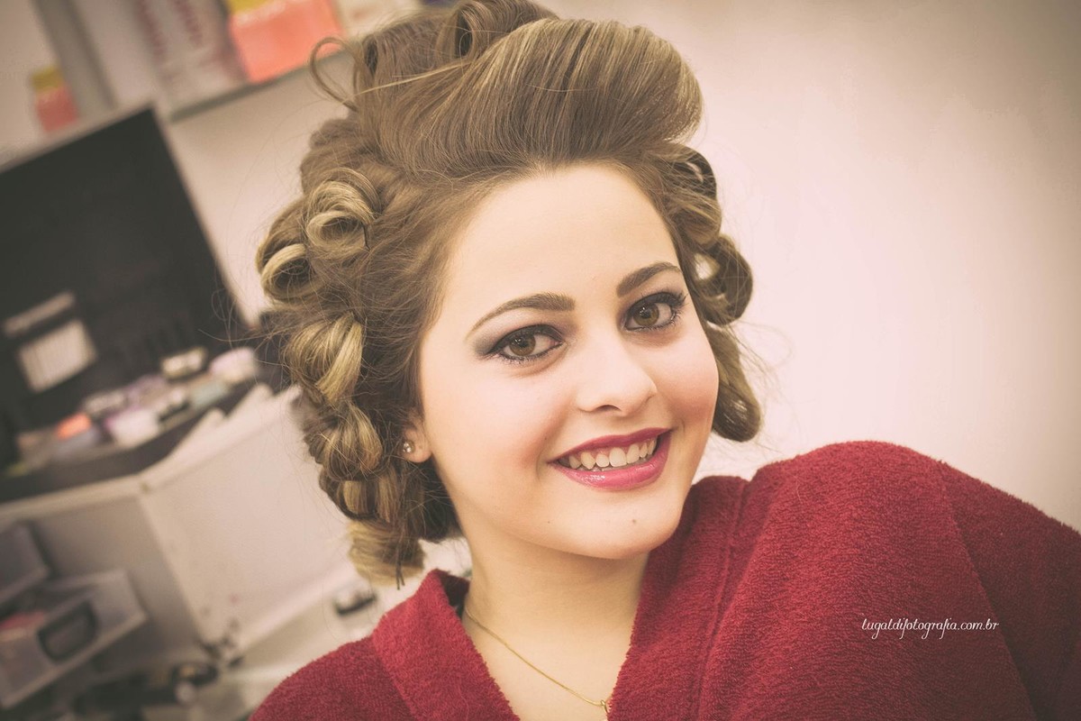 Fotos tiradas por Lu Galdi Fotografia , registrando os 15 anos de Ana Julia Andreolli , na cidade de Piracicaba/SP , no Buffet Celebrare .