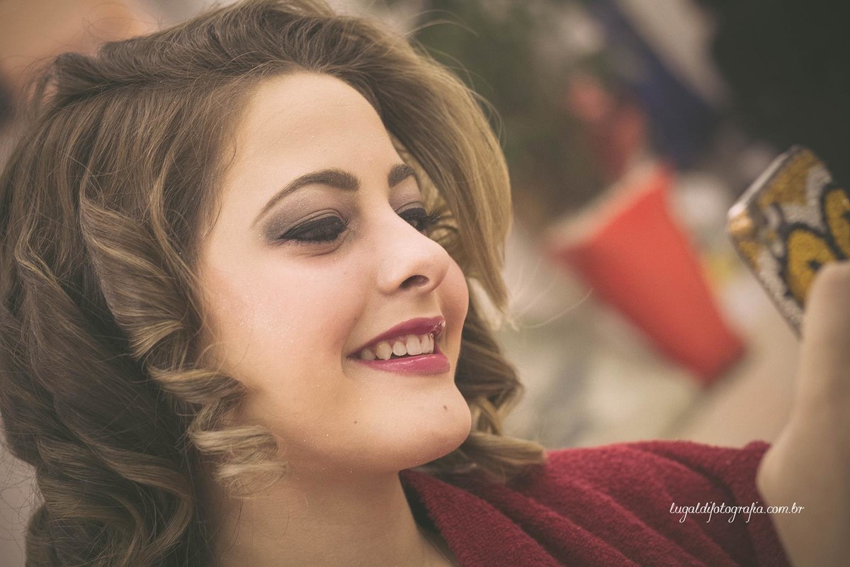 Fotos tiradas por Lu Galdi Fotografia , registrando os 15 anos de Ana Julia Andreolli , na cidade de Piracicaba/SP , no Buffet Celebrare .