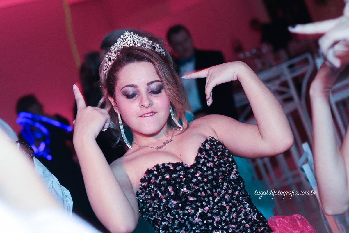 Fotos tiradas por Lu Galdi Fotografia , registrando os 15 anos de Ana Julia Andreolli , na cidade de Piracicaba/SP , no Buffet Celebrare .