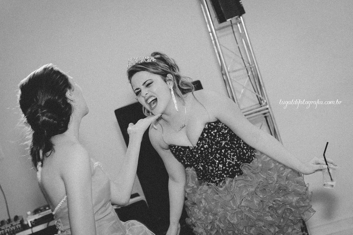 Fotos tiradas por Lu Galdi Fotografia , registrando os 15 anos de Ana Julia Andreolli , na cidade de Piracicaba/SP , no Buffet Celebrare .