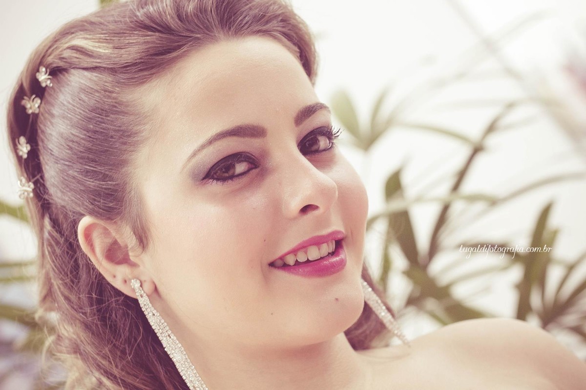 Fotos tiradas por Lu Galdi Fotografia , registrando os 15 anos de Ana Julia Andreolli , na cidade de Piracicaba/SP , no Buffet Celebrare .