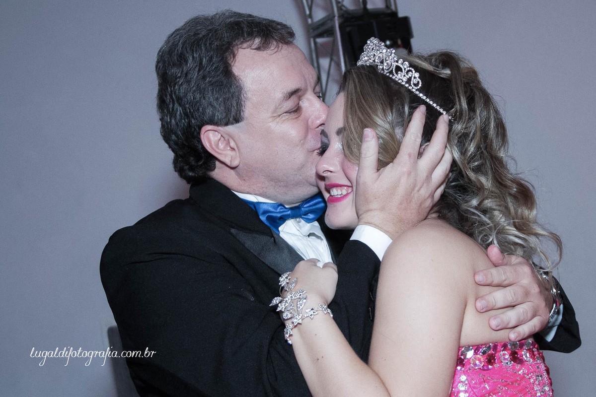 Fotos tiradas por Lu Galdi Fotografia , registrando os 15 anos de Ana Julia Andreolli , na cidade de Piracicaba/SP , no Buffet Celebrare .