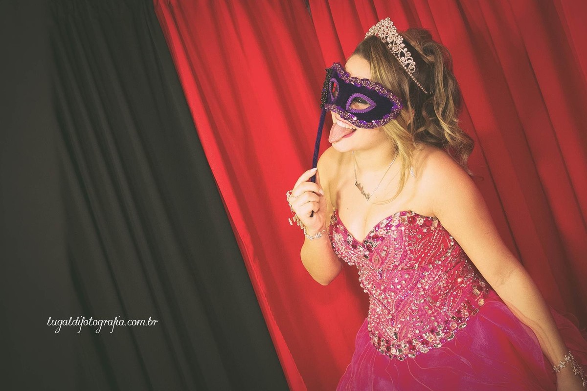 Fotos tiradas por Lu Galdi Fotografia , registrando os 15 anos de Ana Julia Andreolli , na cidade de Piracicaba/SP , no Buffet Celebrare .