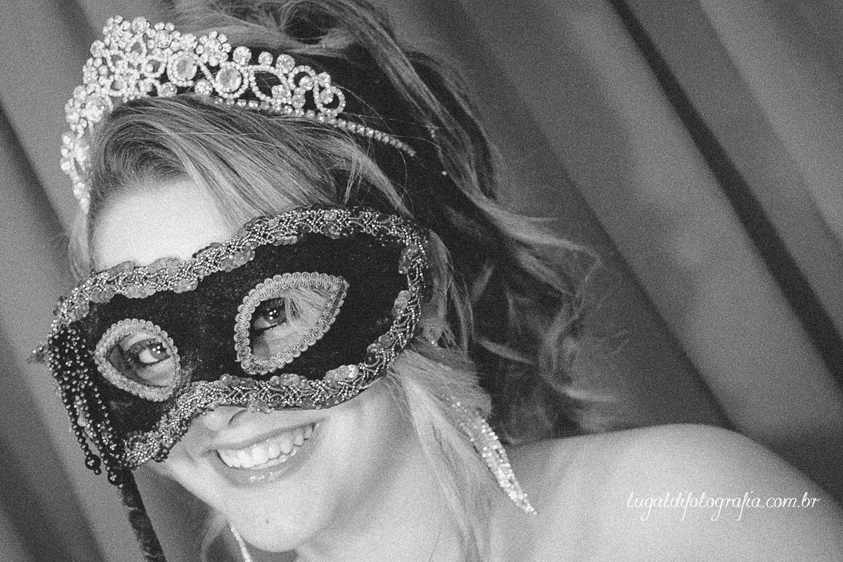 Fotos tiradas por Lu Galdi Fotografia , registrando os 15 anos de Ana Julia Andreolli , na cidade de Piracicaba/SP , no Buffet Celebrare .