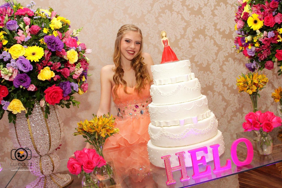 Fotos tiradas por Lu Galdi Fotografia , registrando o dia especial de Heloisa Nicoletti , 15 anos , debutante , na cidade de Piracicaba/SP , no Espaço  Portal Festas e Eventos , com Buffet D'or , decoração Gisele Delamutta